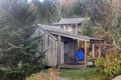 cabin at leconte lodge
