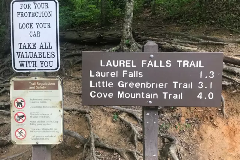 laurel falls signage