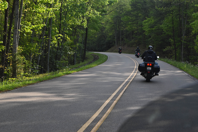 motorcycles on tail of the dragon in tennessee